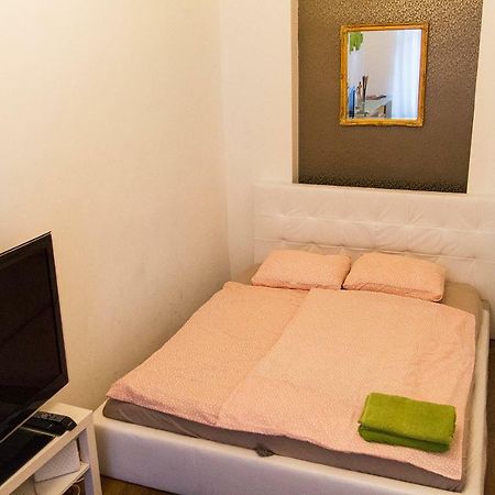 Awesome Apartment Budapest Luaran gambar