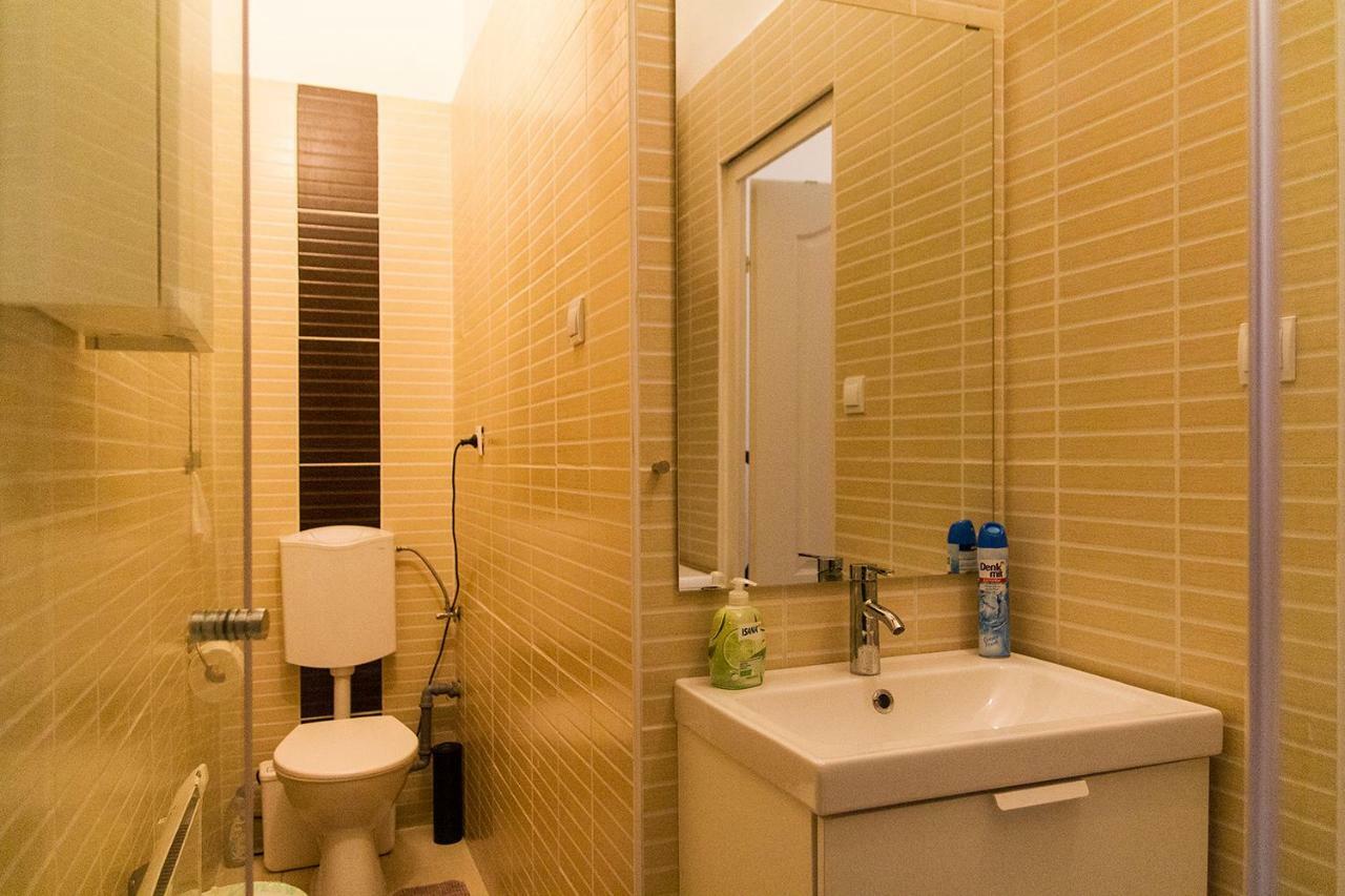 Awesome Apartment Budapest Luaran gambar