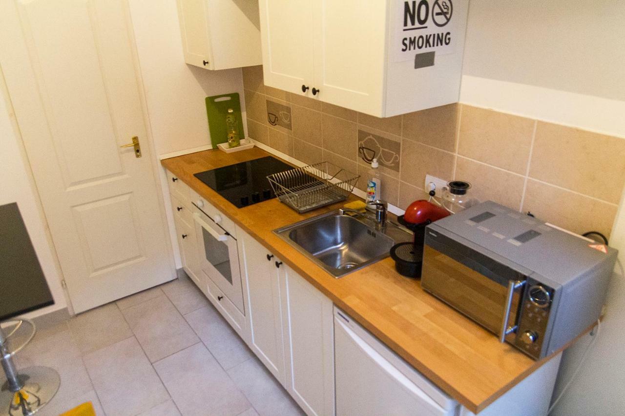 Awesome Apartment Budapest Luaran gambar