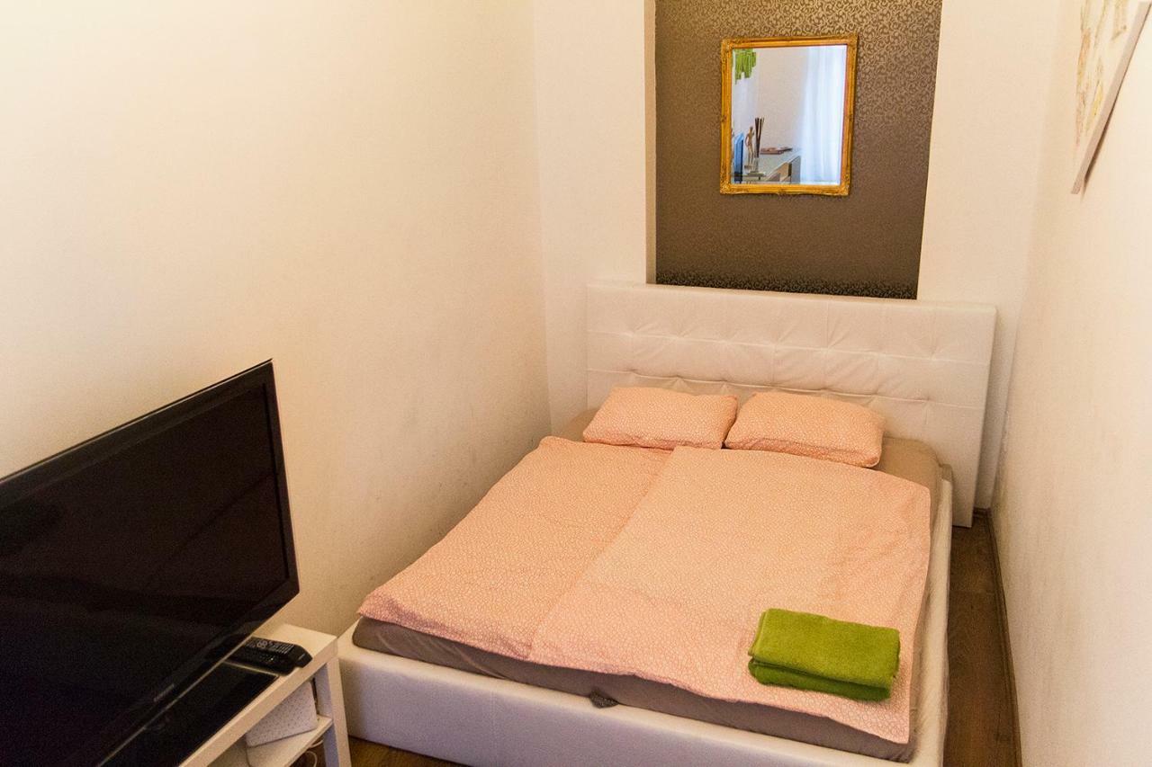 Awesome Apartment Budapest Luaran gambar